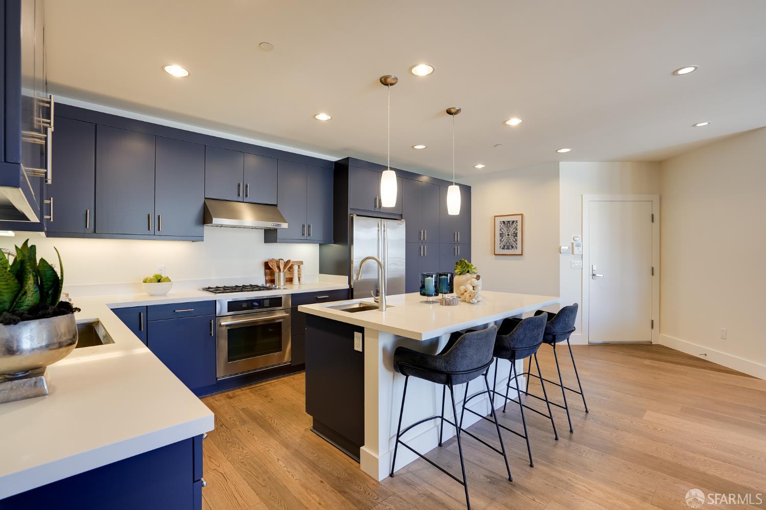 736 Valencia Street # 301