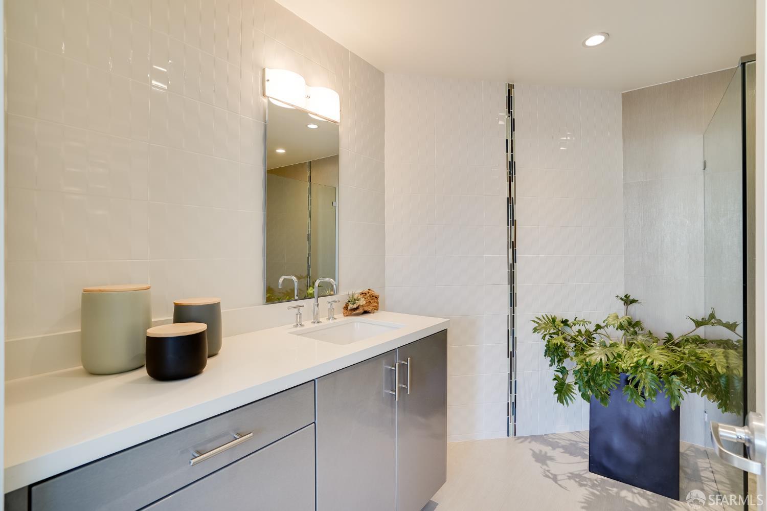 736 Valencia Street # 301
