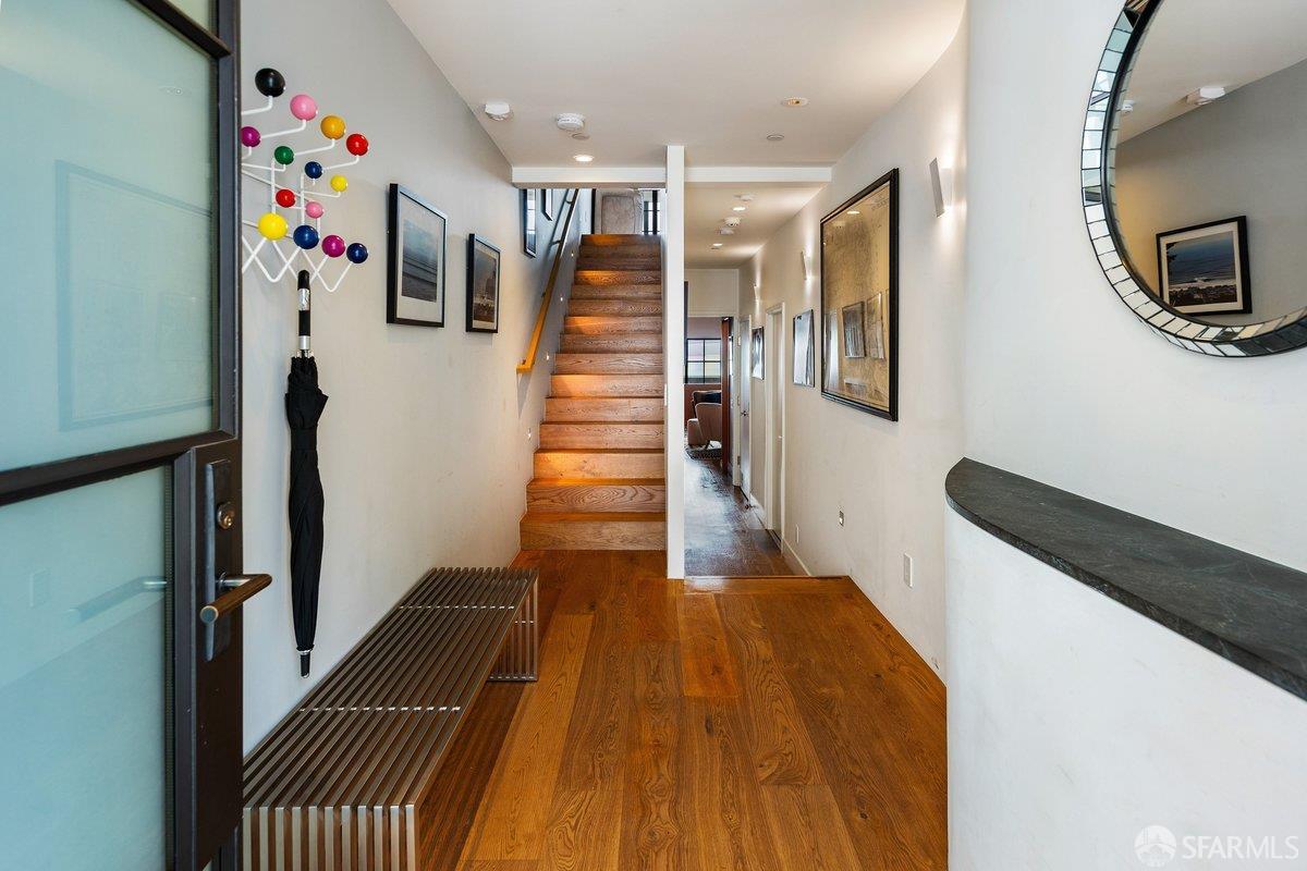 26 Hodges Alley