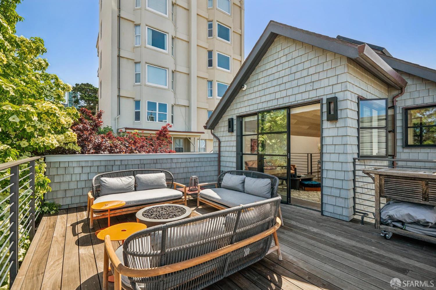 1330 Greenwich Street