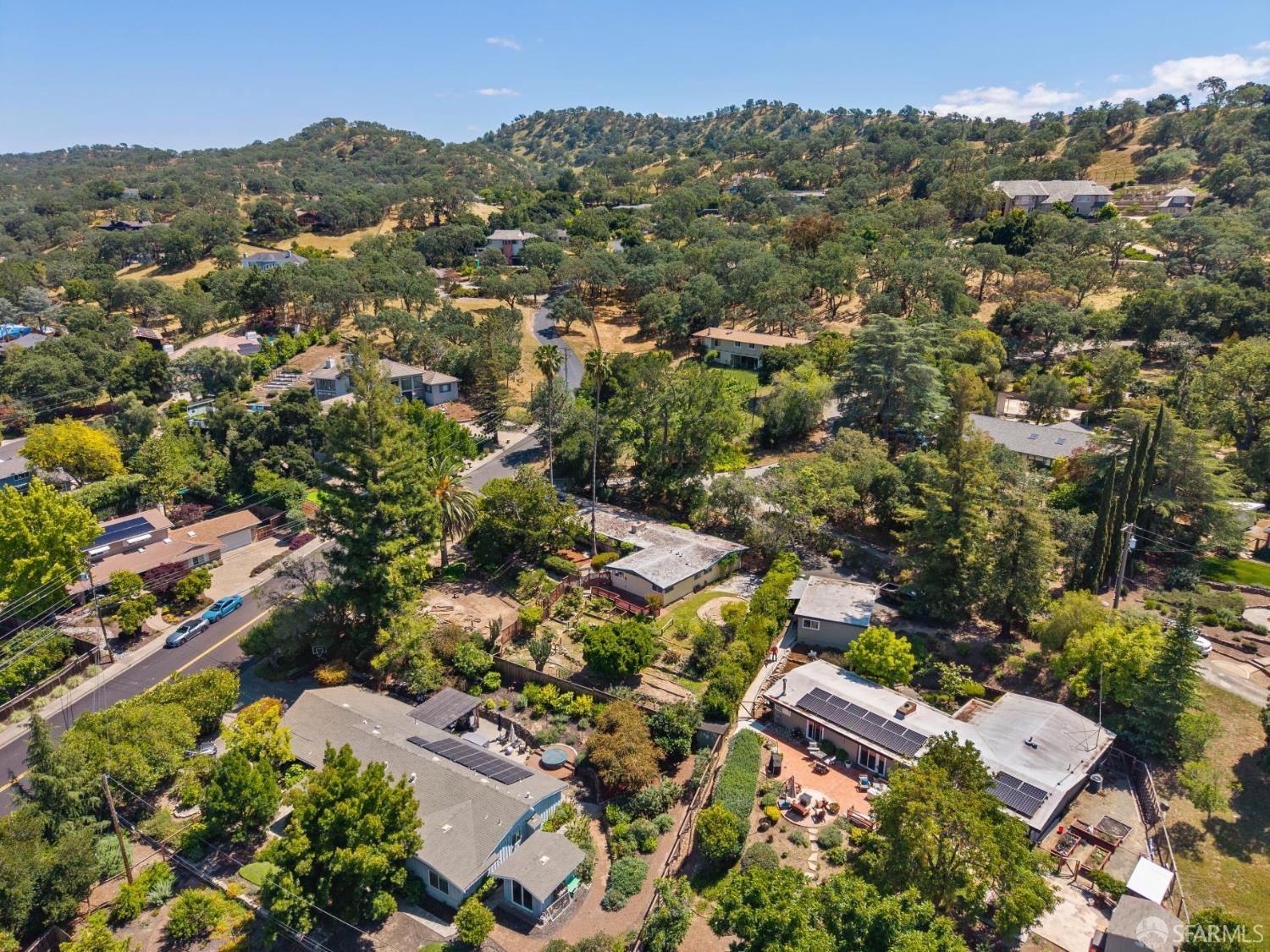 411 Las Lomas Way