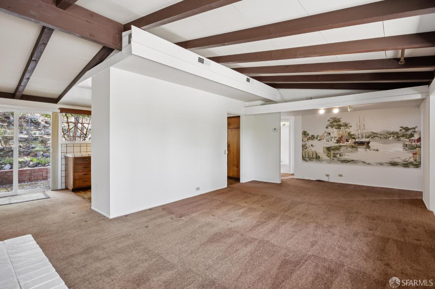 411 Las Lomas Way
