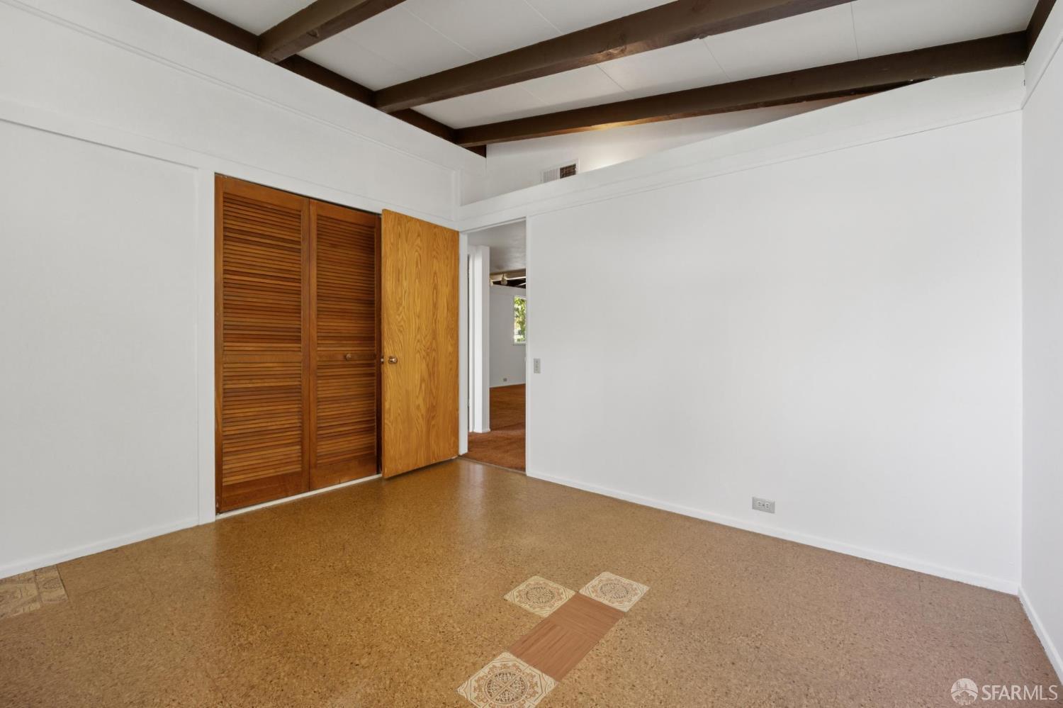 411 Las Lomas Way