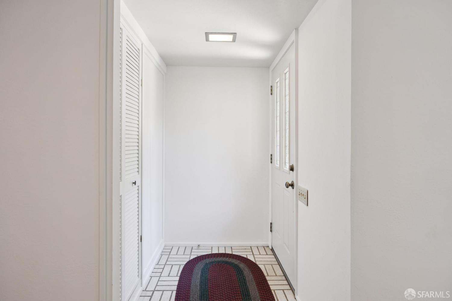 411 Las Lomas Way