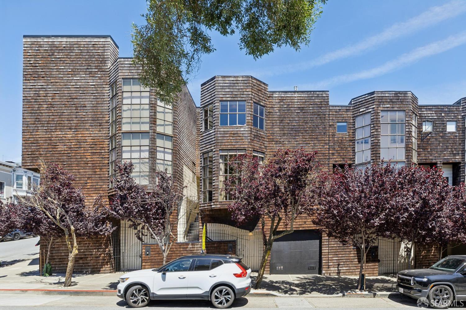 3190 Sacramento Street