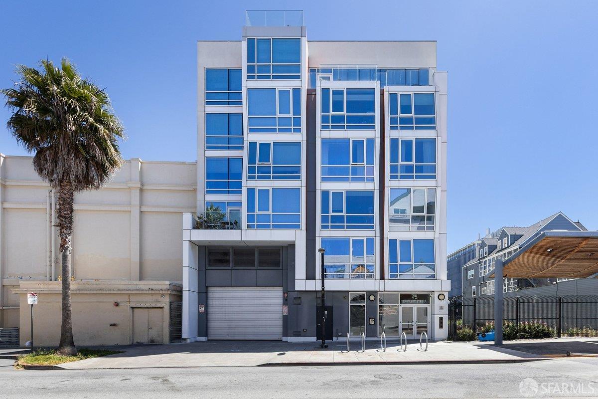 45 Bartlett Street # 602
