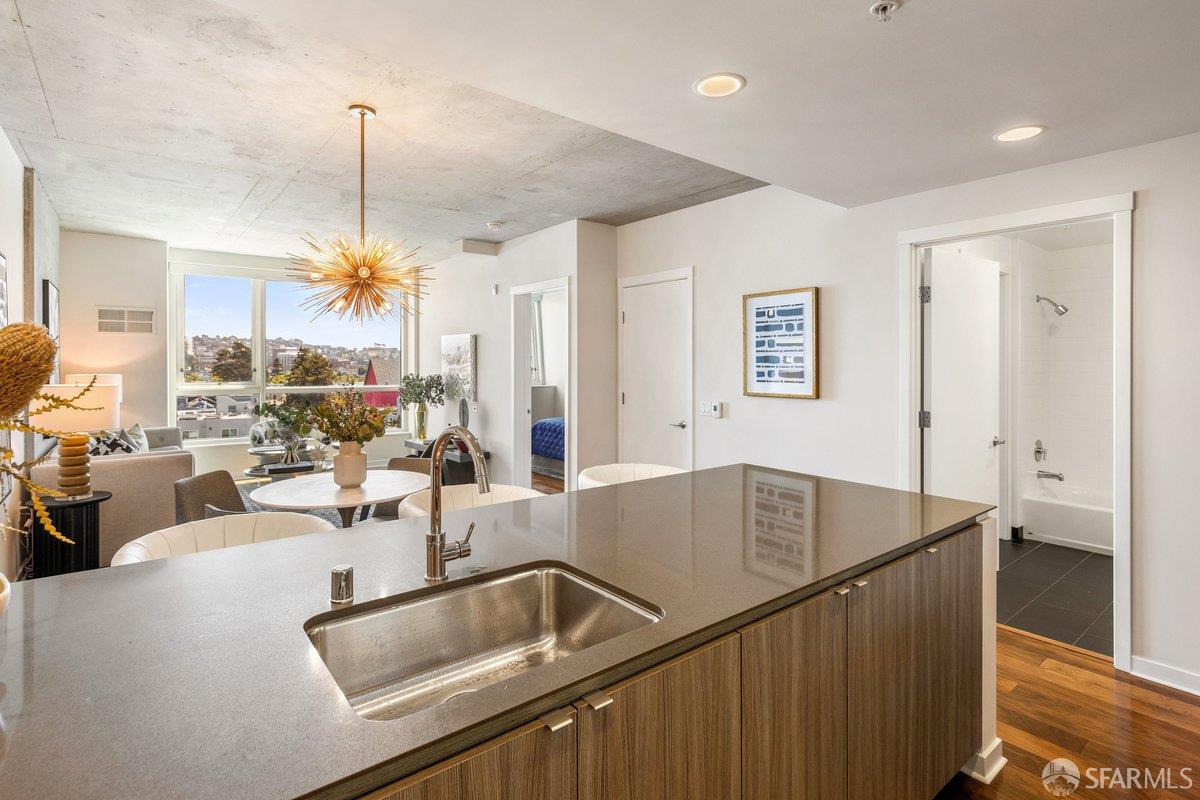 45 Bartlett Street # 602