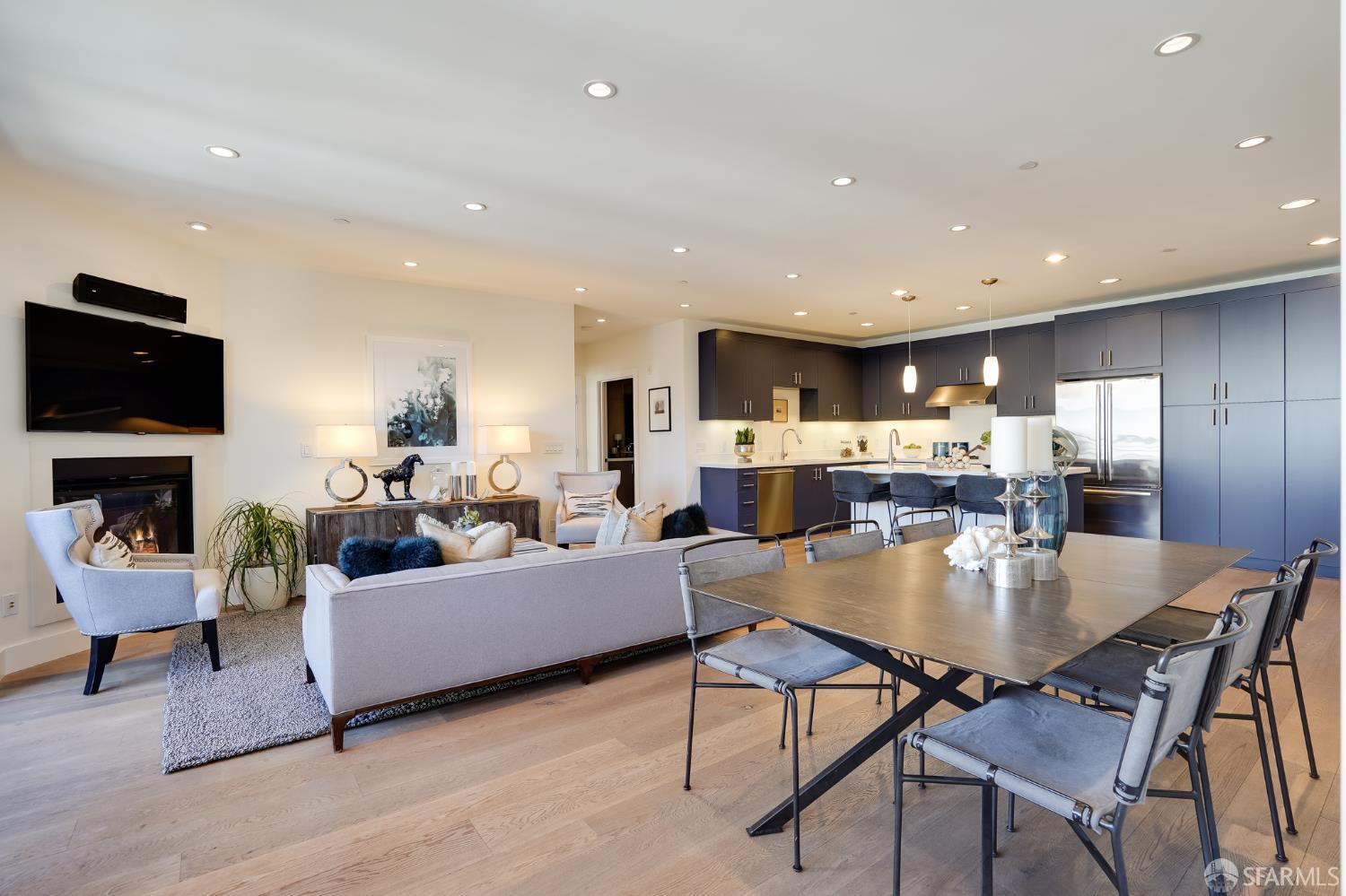 736 Valencia Street # 501
