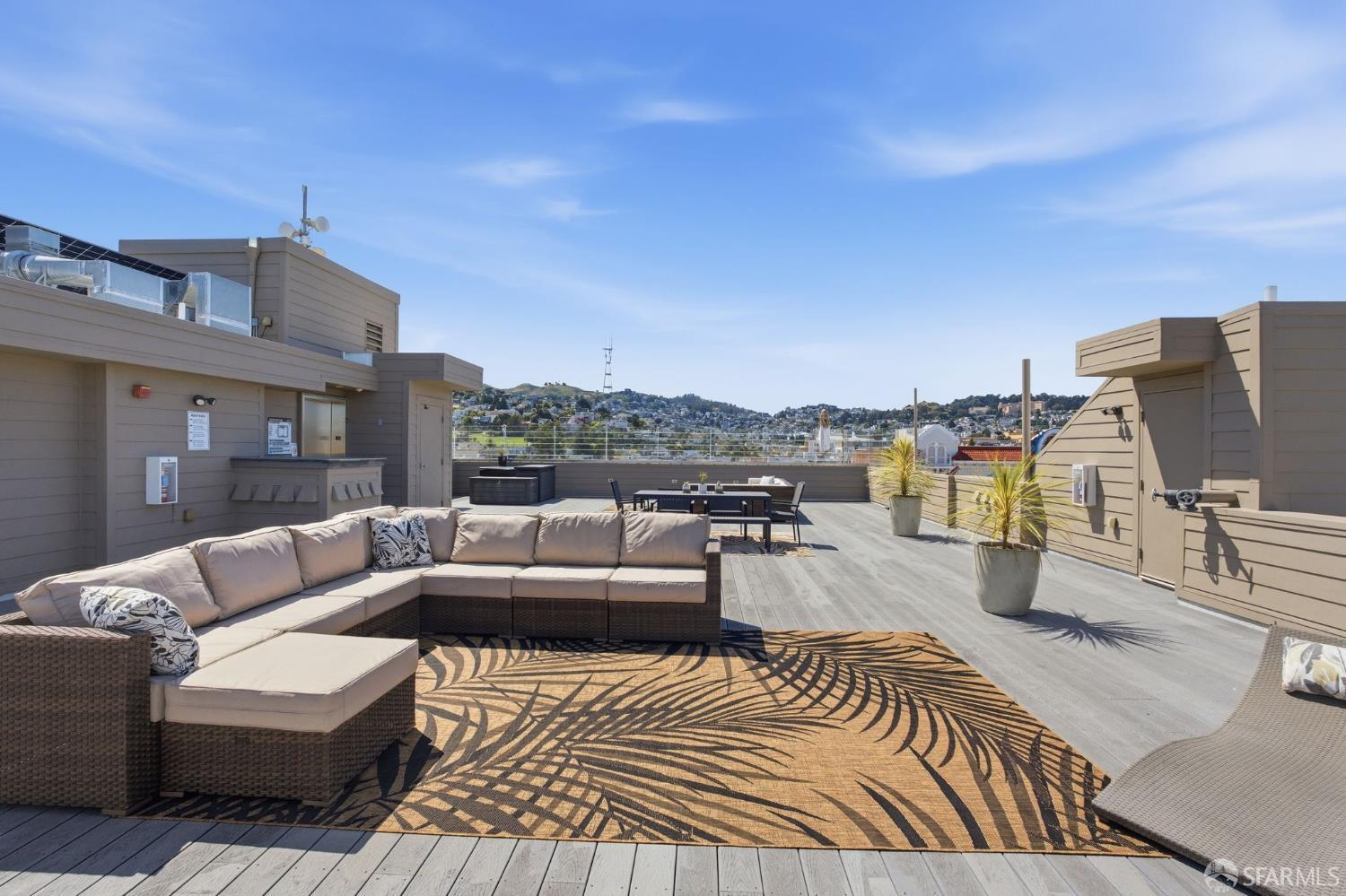 736 Valencia Street # 501