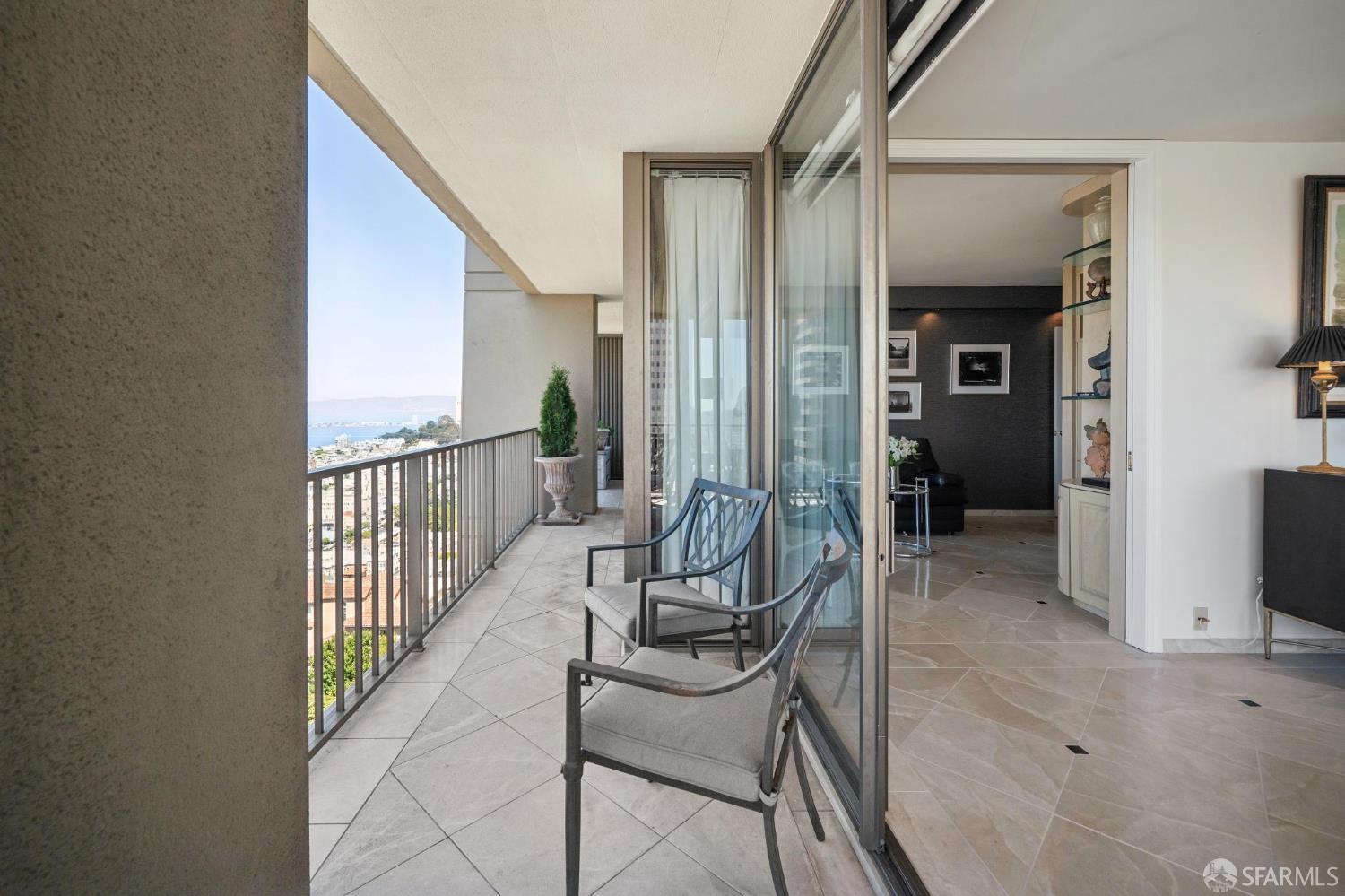 999 Green Street # 1501