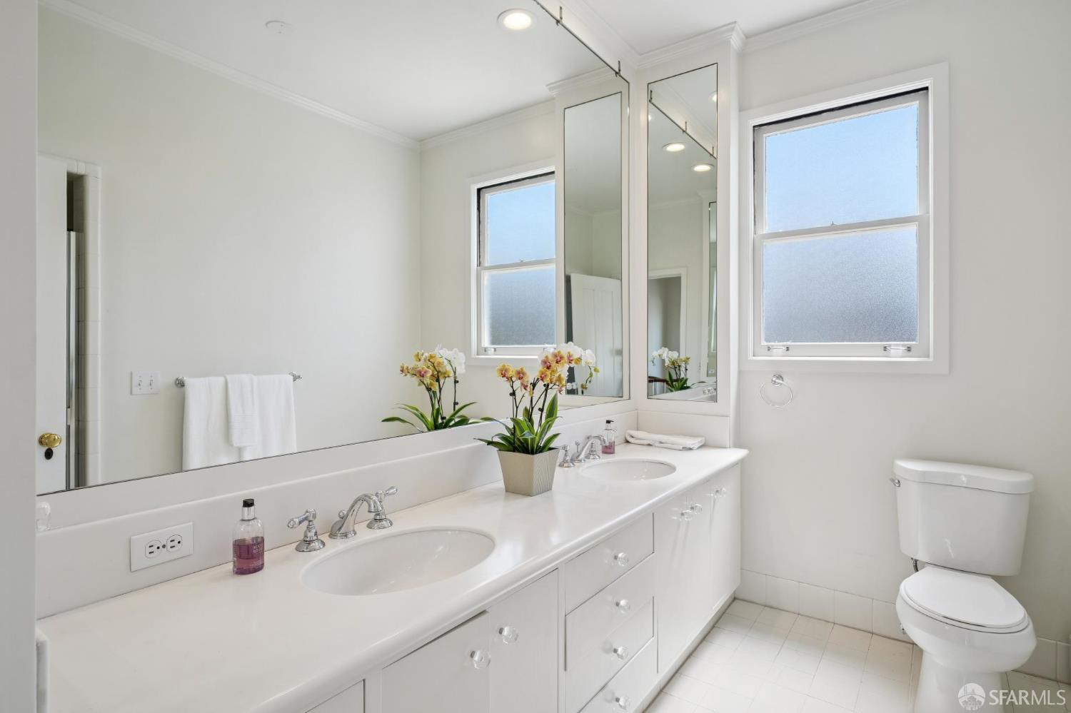 1127 Greenwich Street