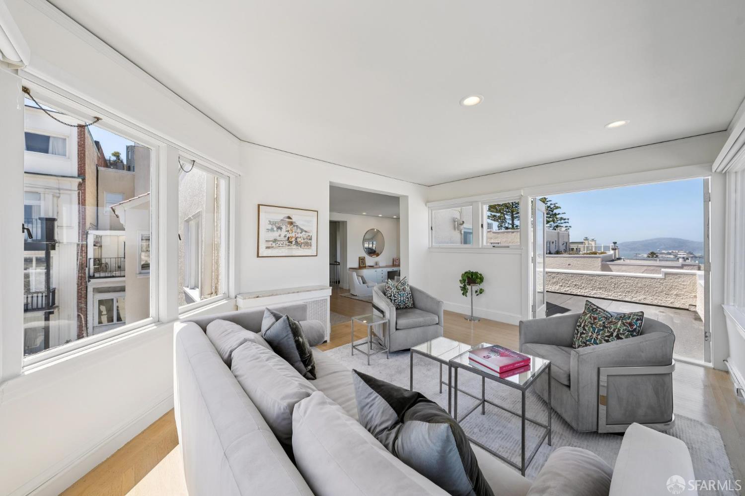 1127 Greenwich Street