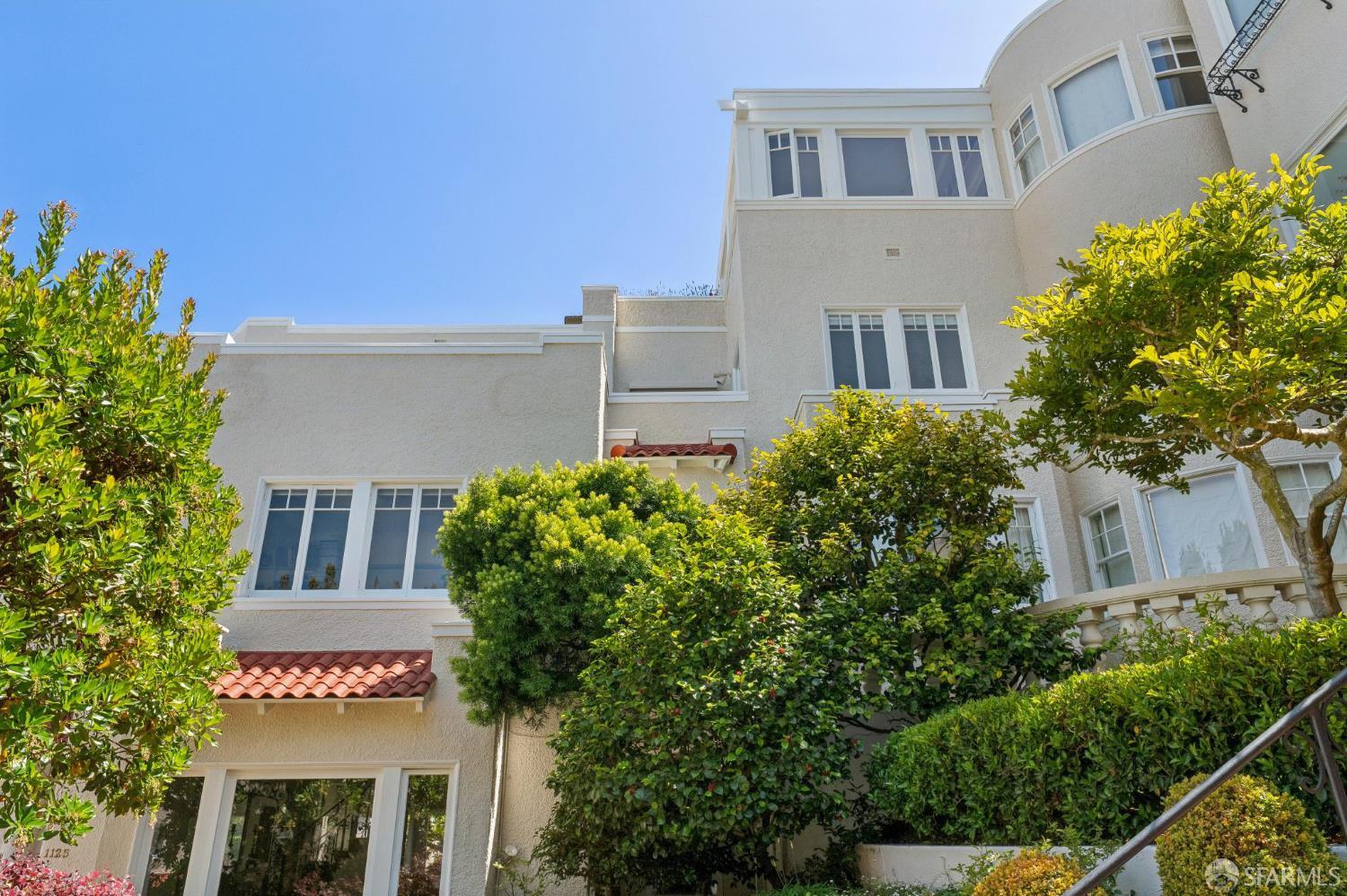 1127 Greenwich Street
