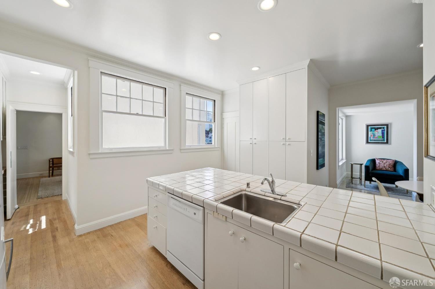 1127 Greenwich Street