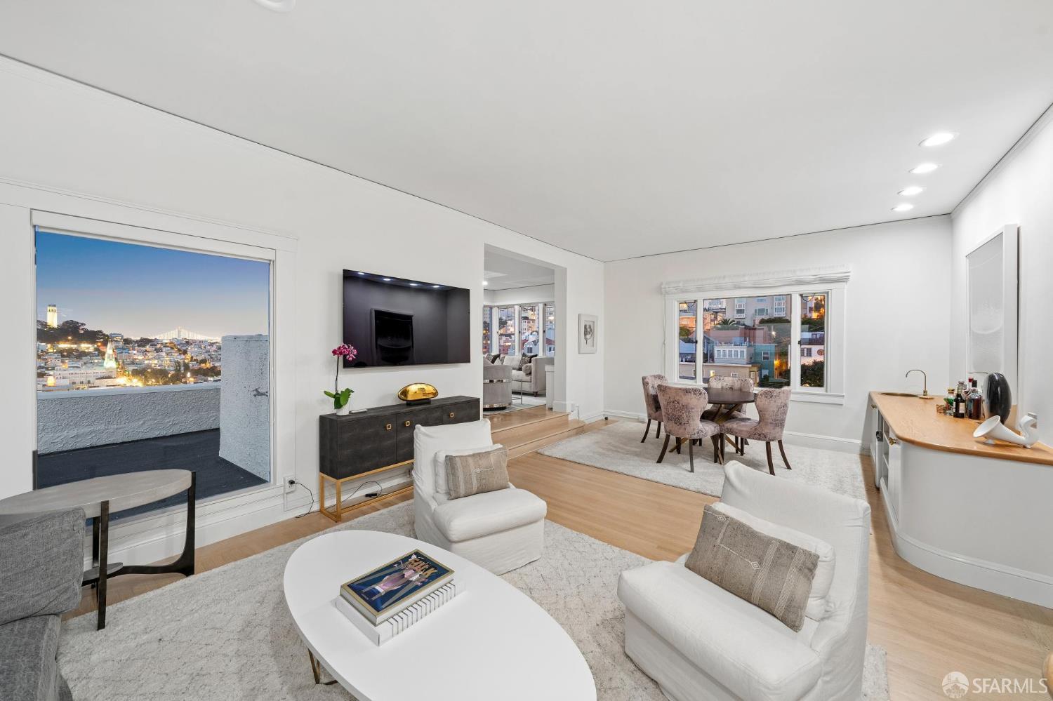 1127 Greenwich Street