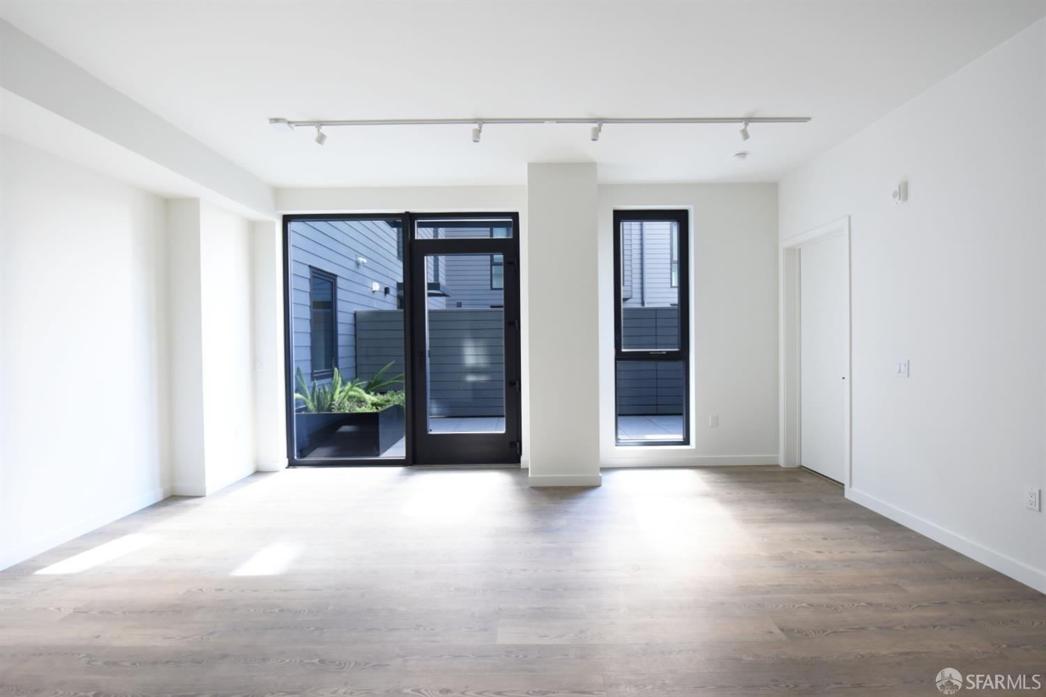 395 6th Street Unit: BM3