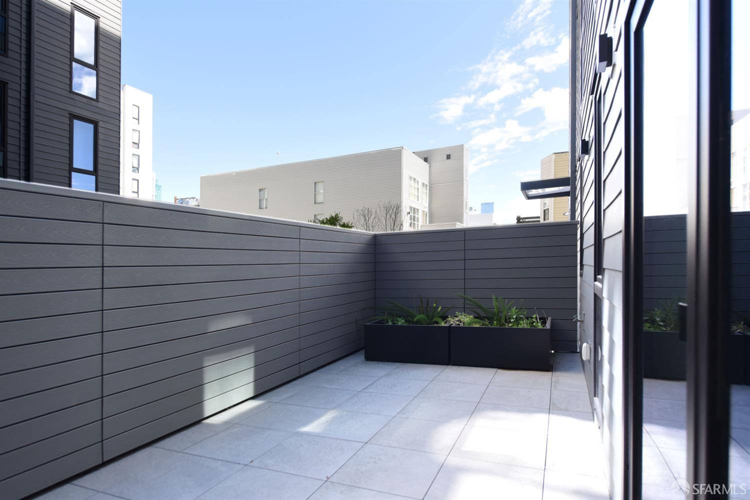 395 6th Street Unit: BM3