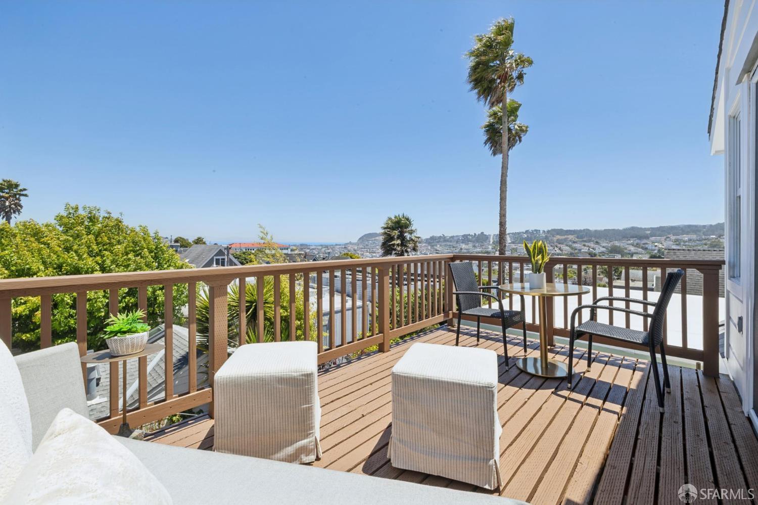 525 Moultrie Street