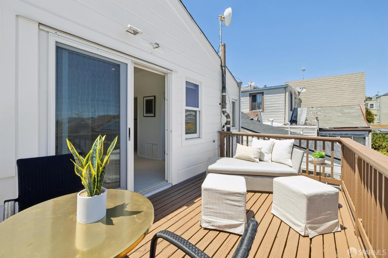 525 Moultrie Street