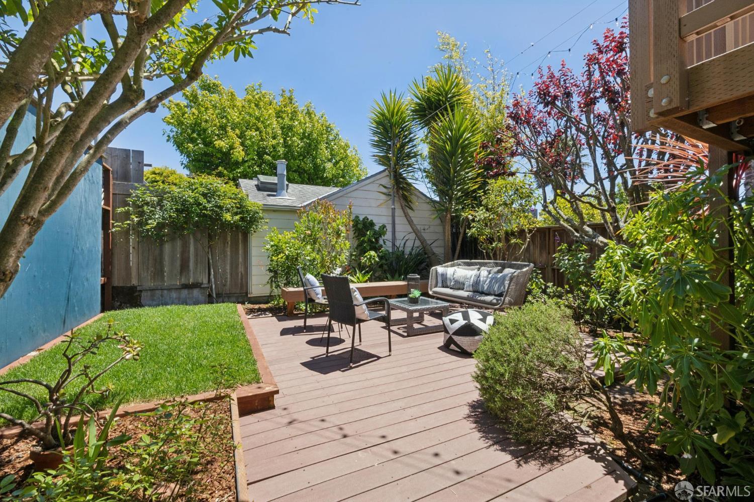 525 Moultrie Street