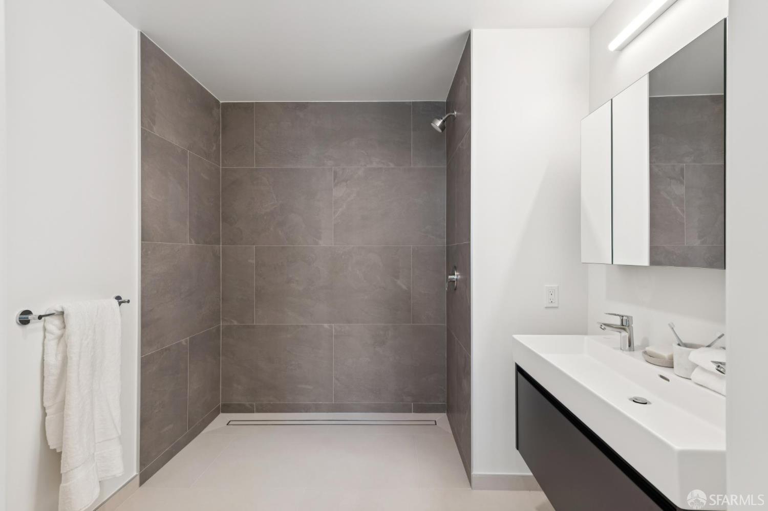 988 Harrison Street Unit: SB9