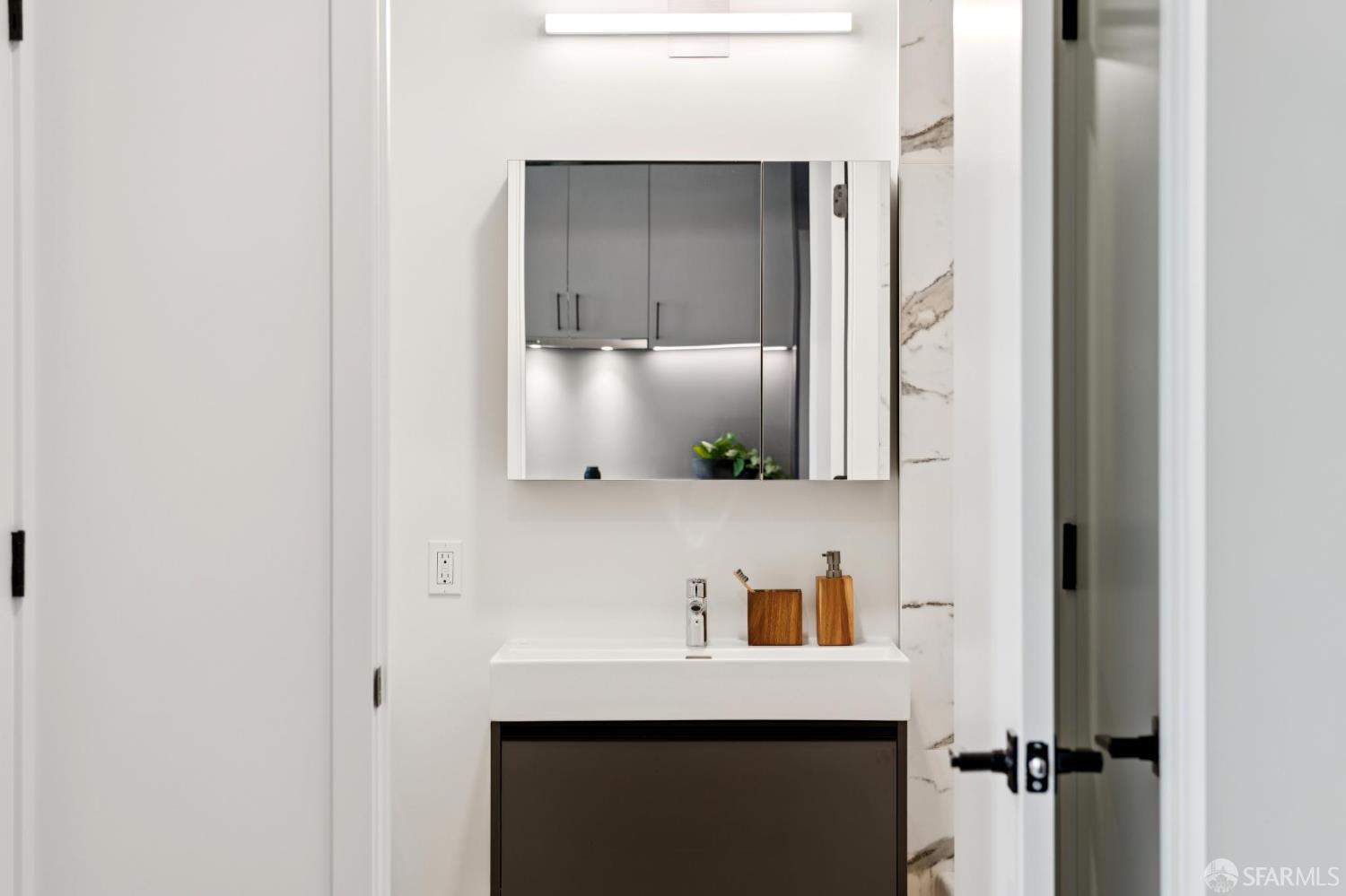 988 Harrison Street Unit: SB9