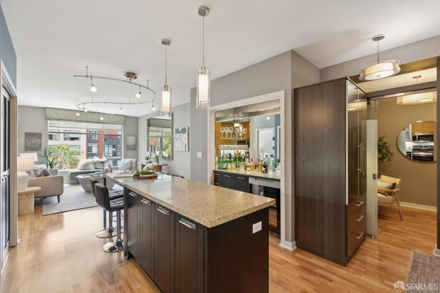 170 King Street # 828