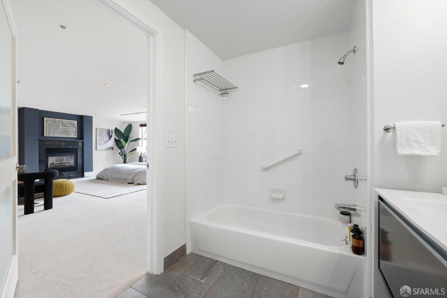 317 Harriet Street # 18