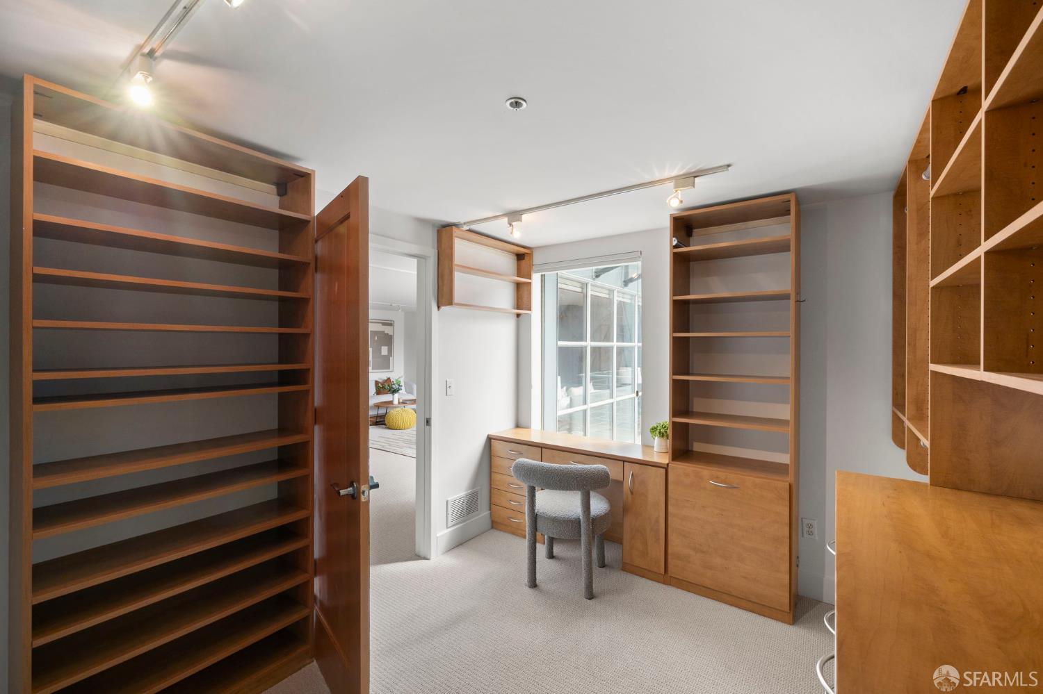 317 Harriet Street # 18