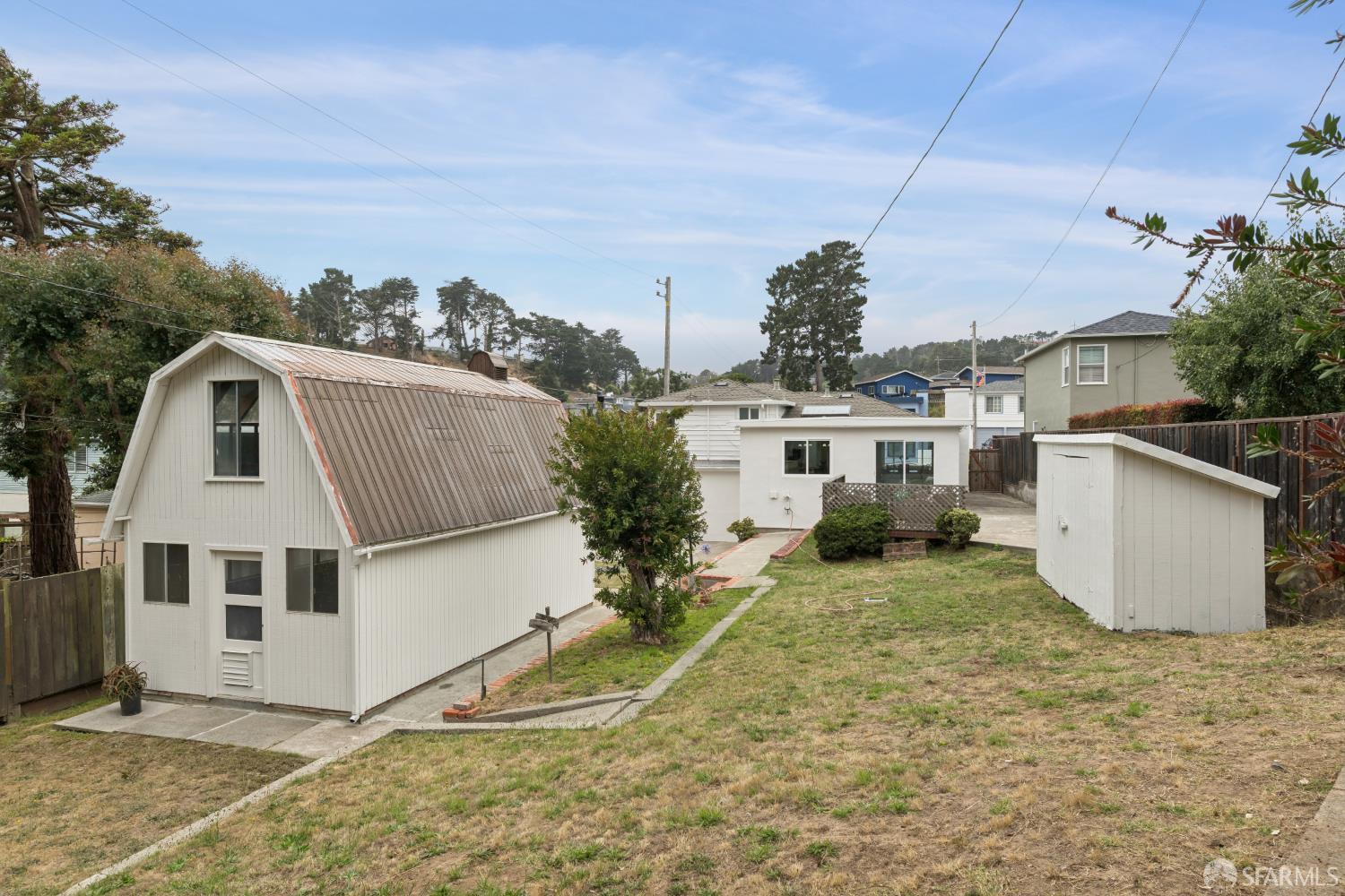 212 Lomitas Avenue