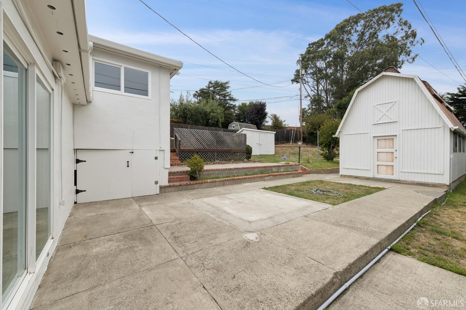 212 Lomitas Avenue