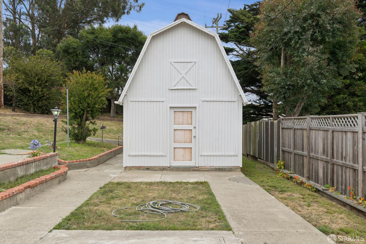 212 Lomitas Avenue