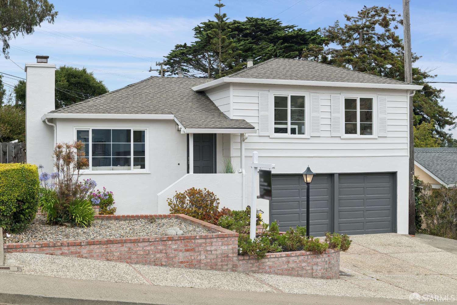212 Lomitas Avenue