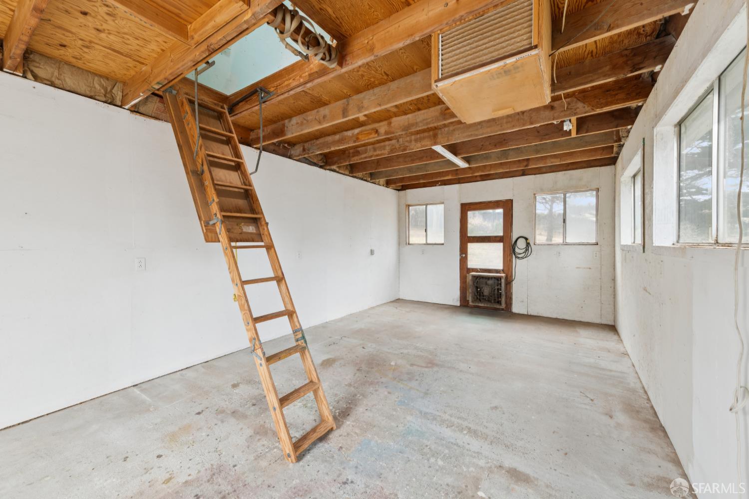 212 Lomitas Avenue