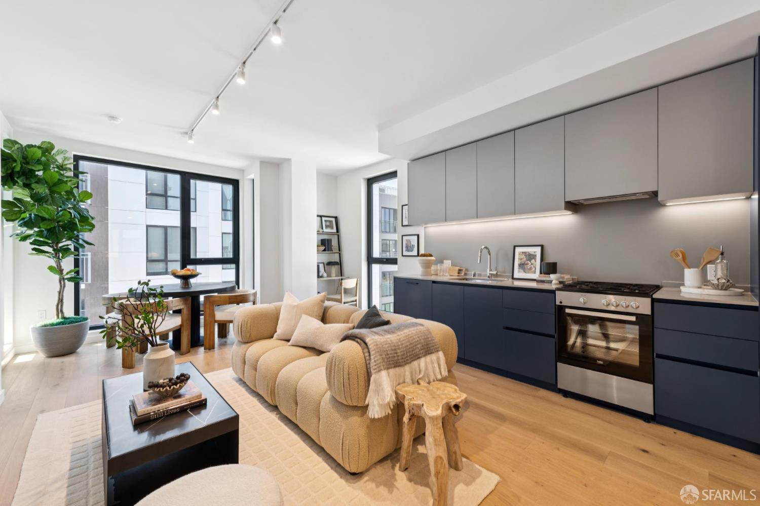 988 Harrison Street Unit: CJ7