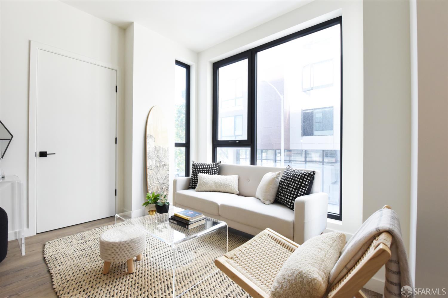 395 6th Street Unit: ST1