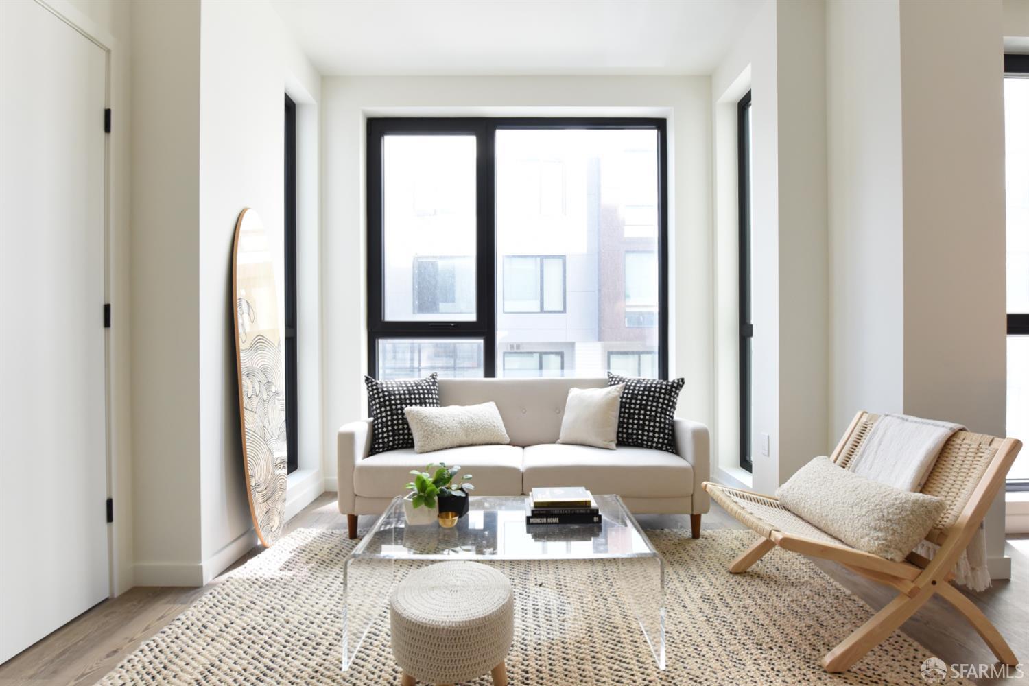 395 6th Street Unit: ST1