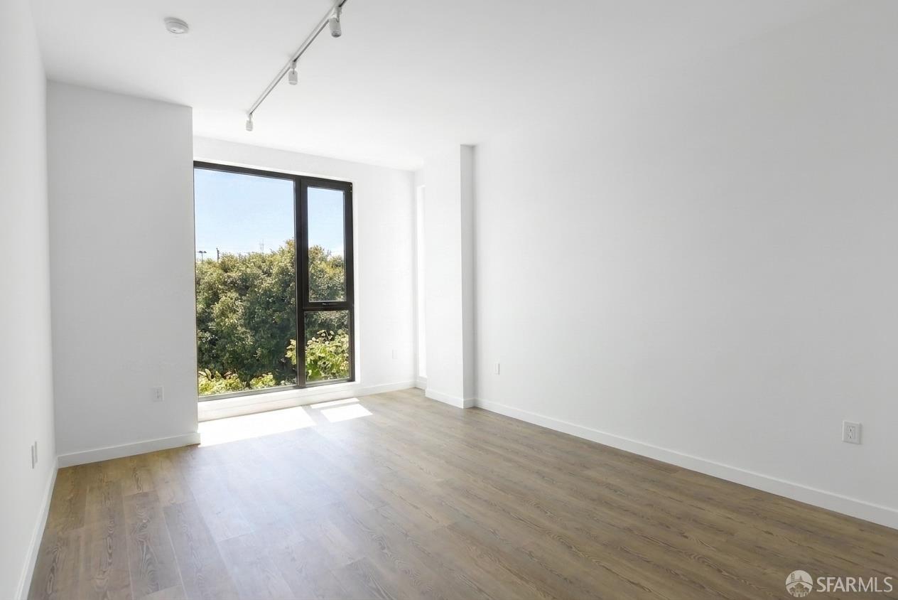 395 6th Street Unit: BE9