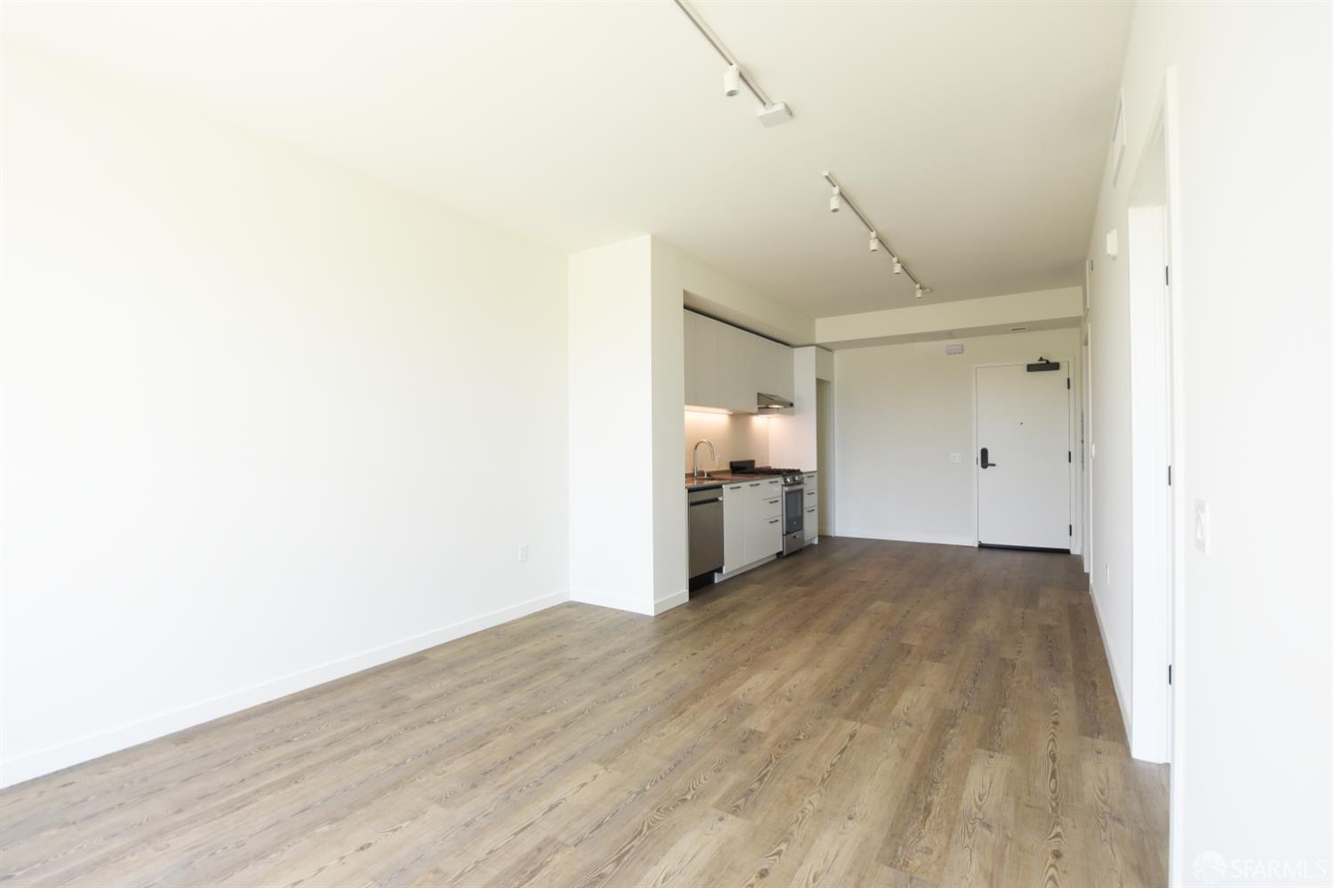 395 6th Street Unit: BE9