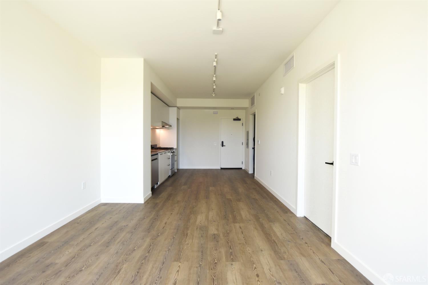 395 6th Street Unit: BE9