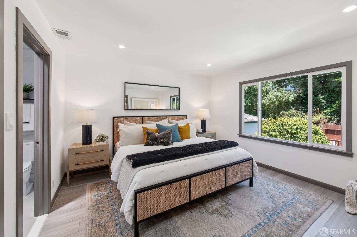 98 Wilshire Avenue