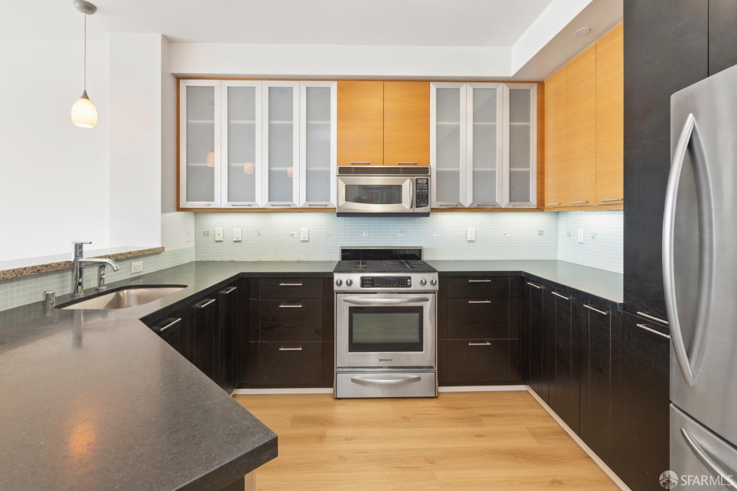 170 King Street # 1027