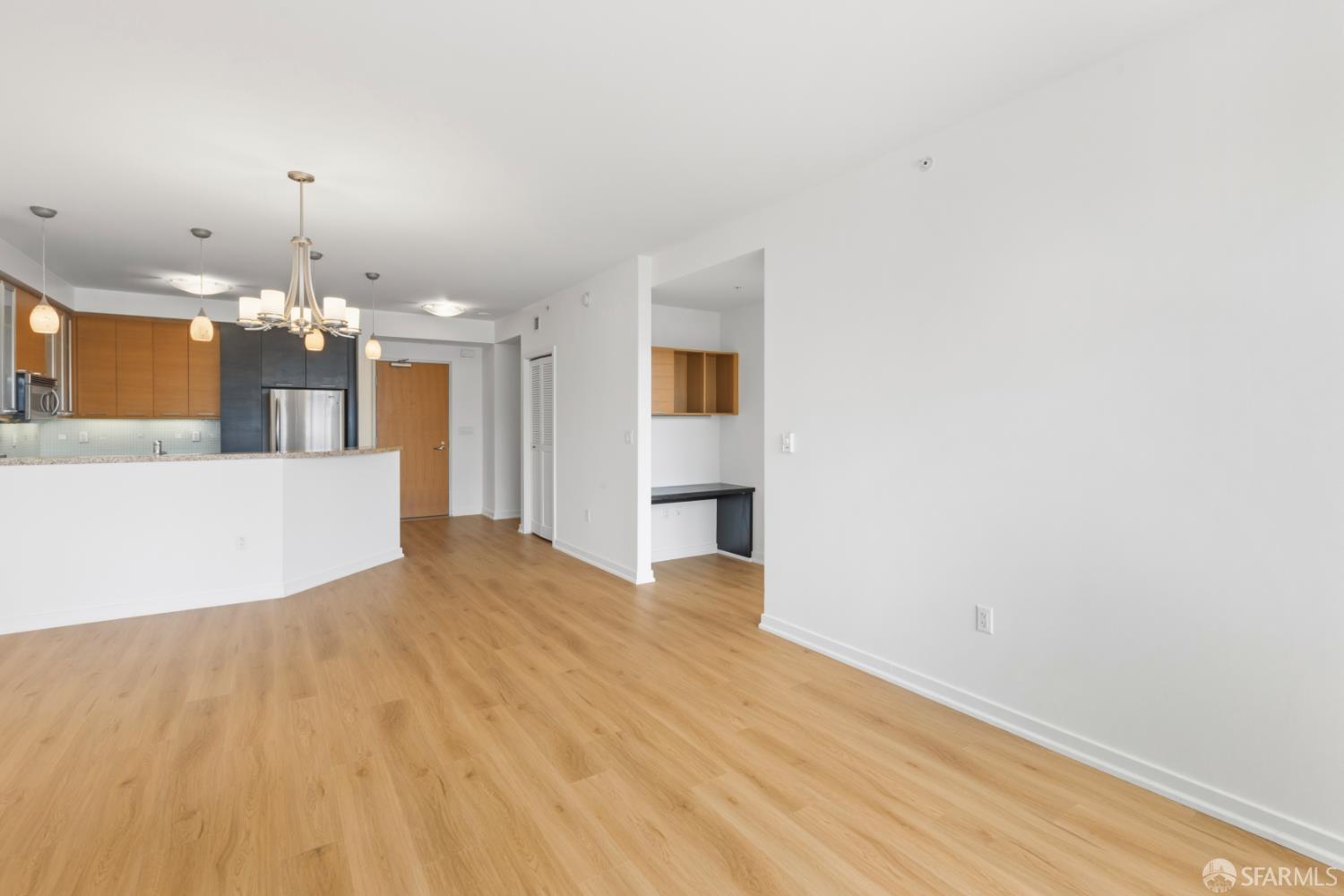 170 King Street # 1027