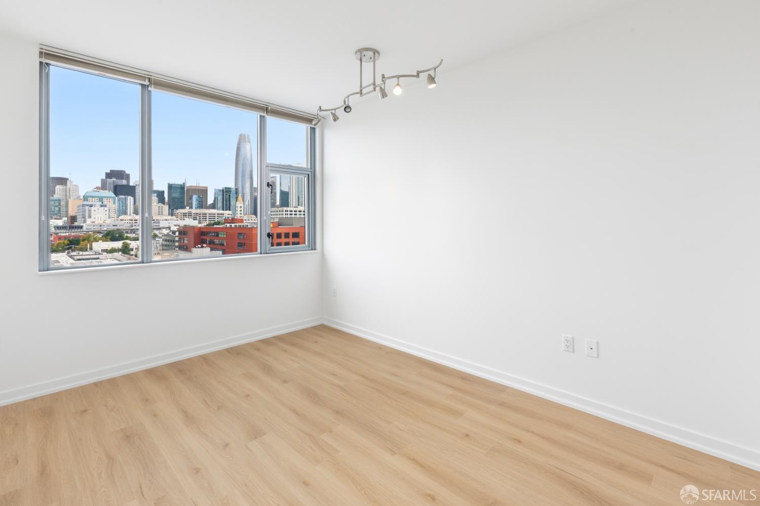 170 King Street # 1027