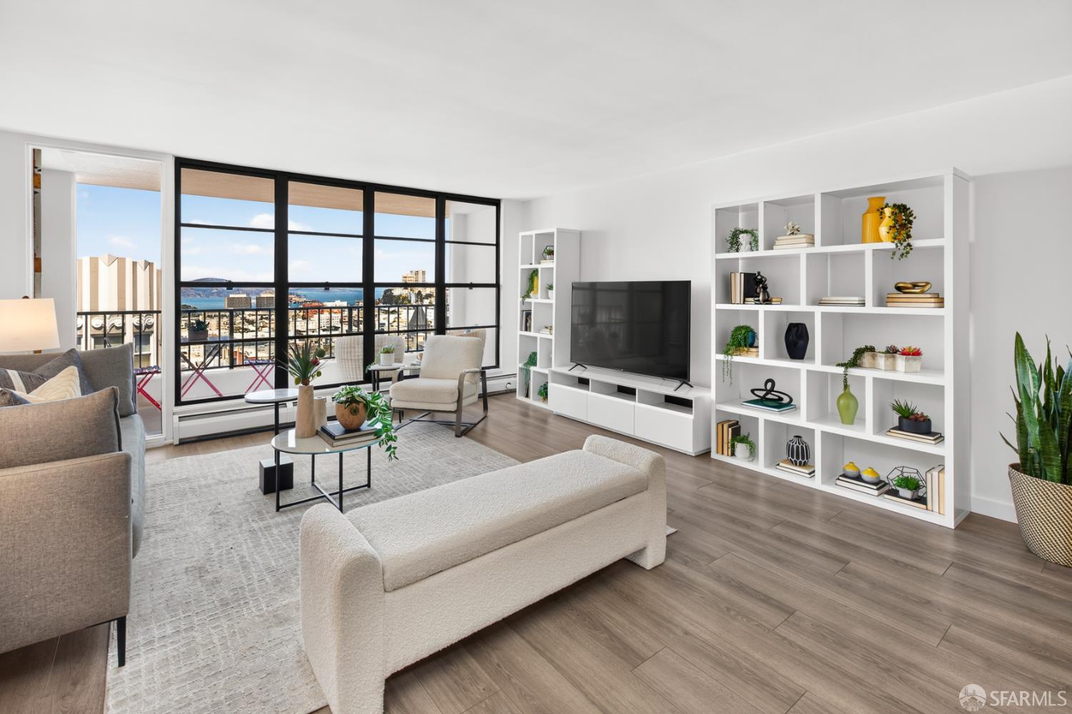 2040 Franklin Street # 1004