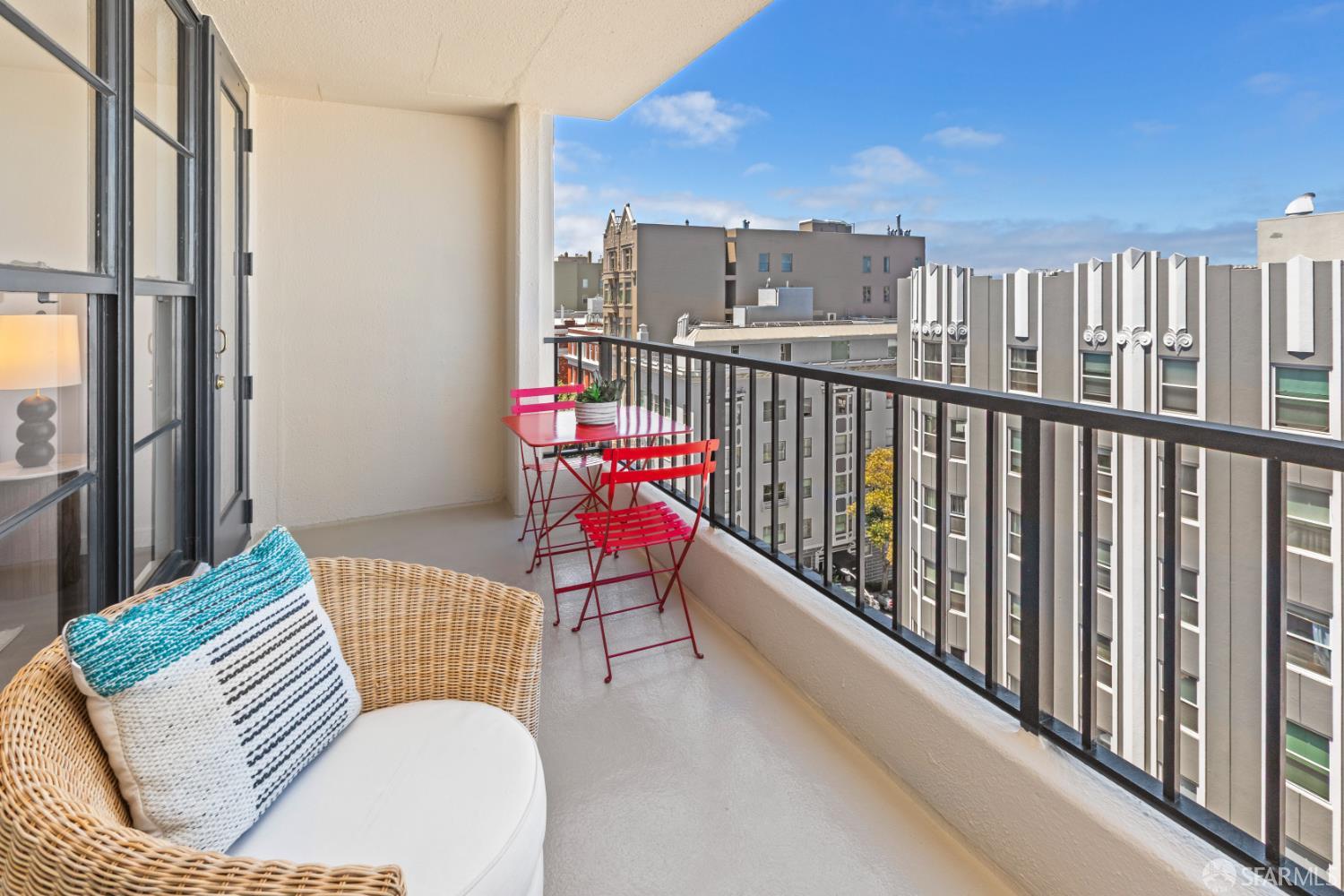 2040 Franklin Street # 1004