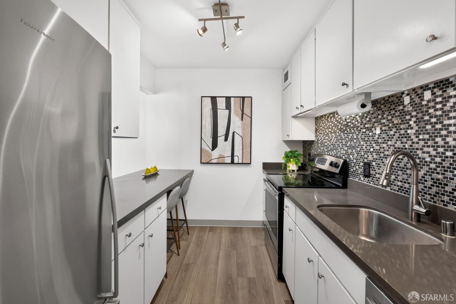2040 Franklin Street # 1004