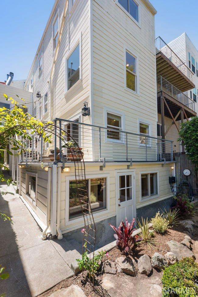 1150-1150A Haight Street