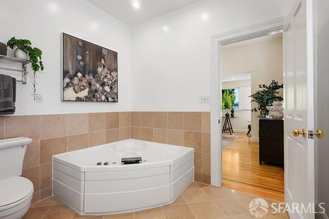 1150-1150A Haight Street