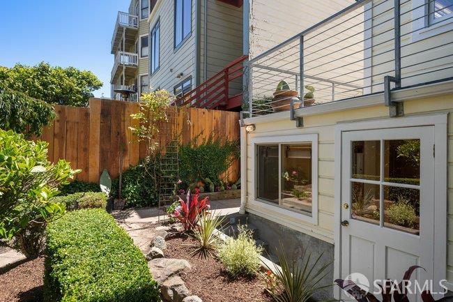 1150-1150A Haight Street